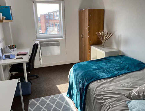 Regent Road Leicester room with double bed